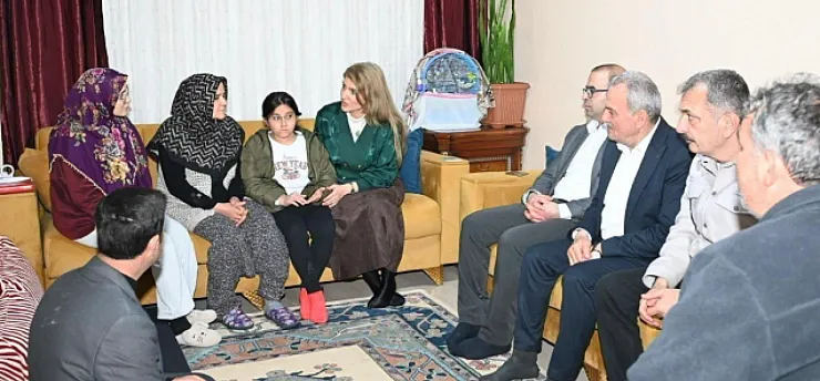 Malatya'da Ramazan Mesaisi: Milletvekili Ölmeztoprak Kapı Kapı Gezerek Talepleri Dinledi!