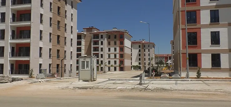 Malatya'da Rezerv Konut Tepkisi! Vatandaşlar Teslim Tarihi Beklerken Mağduriyet Büyüyor
