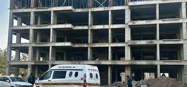 Malatya'da Şantiyede İş Kazası! Yüksekten Düşen İşçi Hastaneye Kaldırıldı