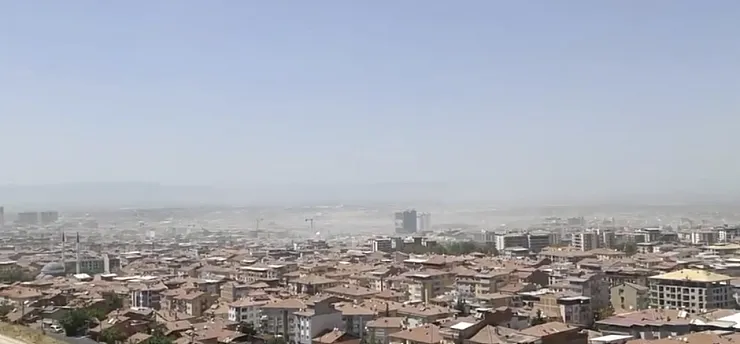 Malatya'da Sıcak Ve Rüzgar Birleşti, Toz Bulutları Şehri Kapladı!