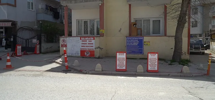 Malatya'da Şoke Eden Görüntü! Burası Benim Tapulu Malım Deyip Kaldırımı Kapattı