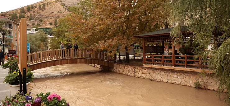Malatya'da Tohma Çayı'nın Rengi Değişti! Nedeni Dikkat Çekti