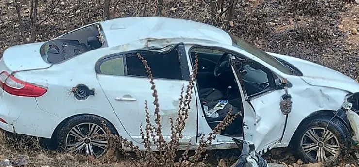 Malatya Doğanşehir'de Otomobil Şarampole Yuvarlandı: Sürücü Yaralandı!