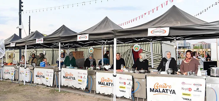 Malatya Gastronomi Sokağı'nda Tiritli Köfte Heyecanı