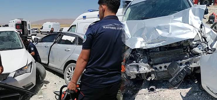 Malatya Güzergahında Can Pazarı! Kazada 2 Kişi Yaşamını Yitirdi, Çok Sayıda Yaralı Var