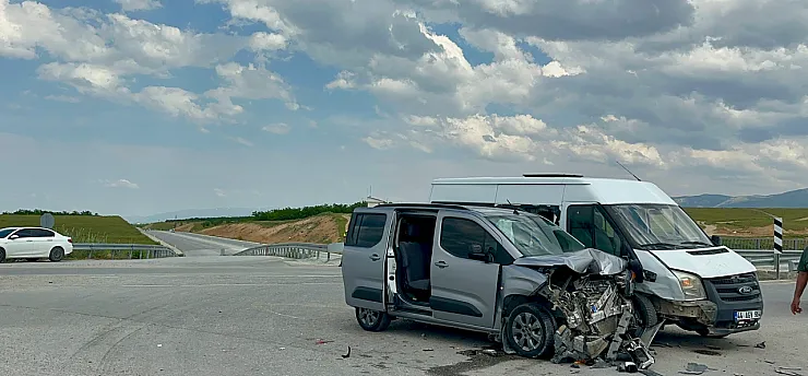 Malatya Kuzey Çevreyolu Bağlantısında Kaza! 8 Yaralı