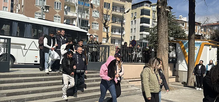 Malatya'nın da Aralarında Bulunduğu 12 İlde Operasyonda 26 Kişi Cezaevine Gönderildi!