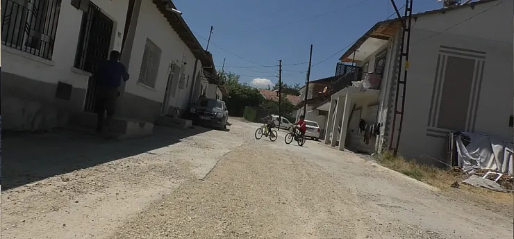 Malatya'nın Kiltepe Mahallesi Babuktu Mevkii'nde Toz ve Çile Bitmek Bilmiyor