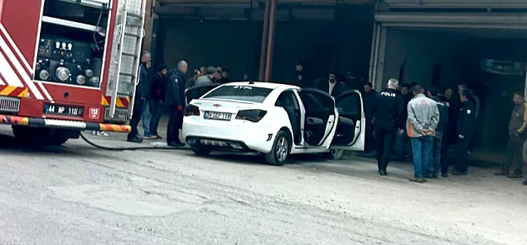 Malatya Sanayide İşlem Yapılan Otomobil Bir Anda Alevlere Teslim Oldu!