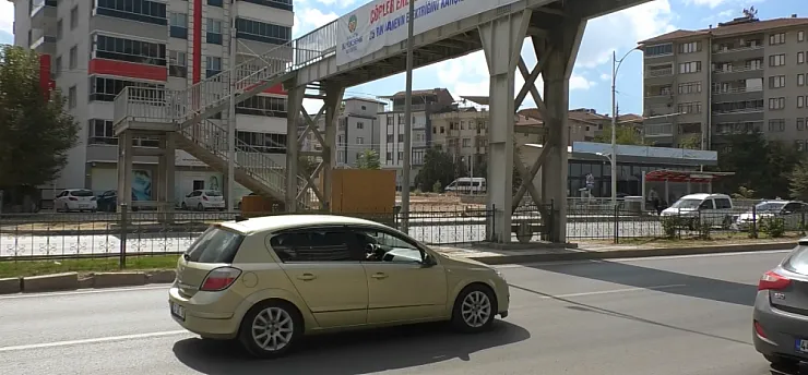 Malatya Tandoğan'da Üst Geçit Mağduriyeti Büyüyor!