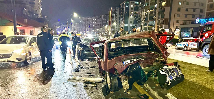 Malatya Tecde'de Trafik Kazası: 3 Kişi Yaralandı