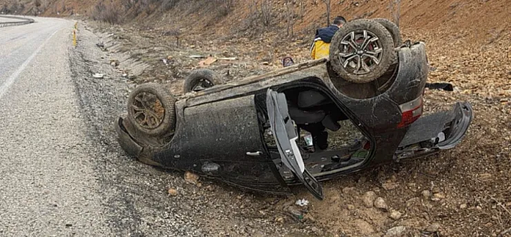Malatya Yolunda Bayram Dönüşü Dehşeti: Otomobil Takla Attı!