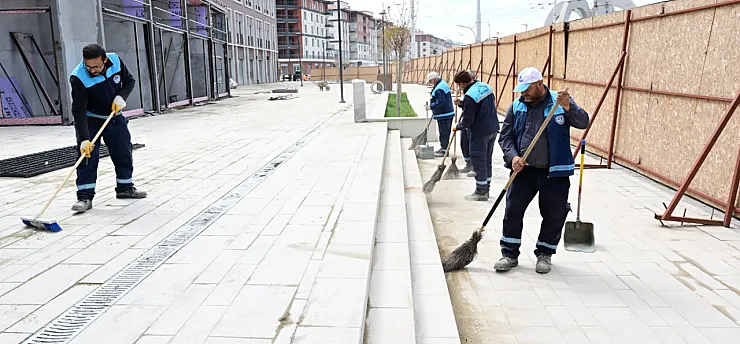 Molozlar Gidiyor, Esnaf Geliyor! Akpınar Çarşıda Geri Sayım