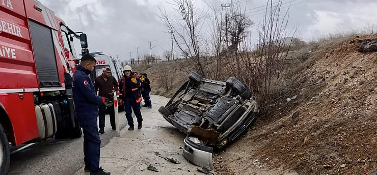 Tavşantepe Mevkiinde Korkutan Kaza: Kontrolden Çıkan Araç Şarampole Devrildi