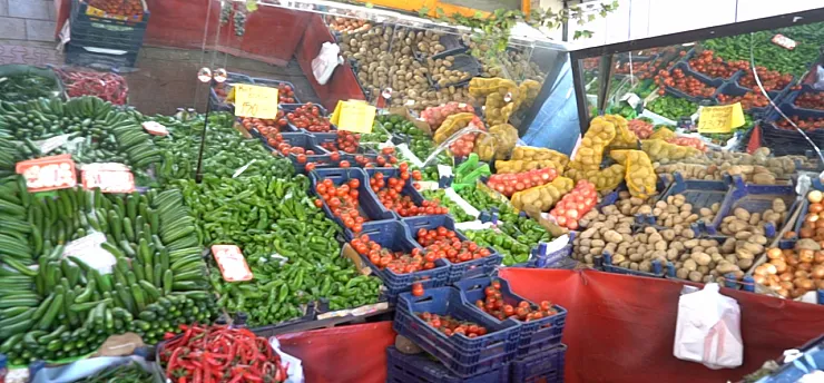 Tezgahlarda Gram Dönemi: Eskiden Kilo İle Alınan Sebzeler Şimdi Tane İle Satılıyor