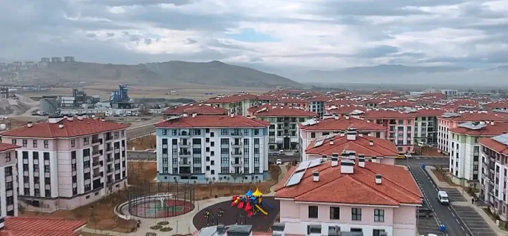 TOKİ'den Ev Çıkan Kiraya Veriyor: Malatya'da Dar Gelirlinin Barınma Çilesi Bitmiyor!