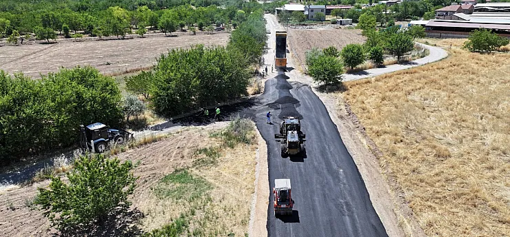 Yeşilyurt'ta Yol Çalışmaları Sonbaharda Hızlandı!