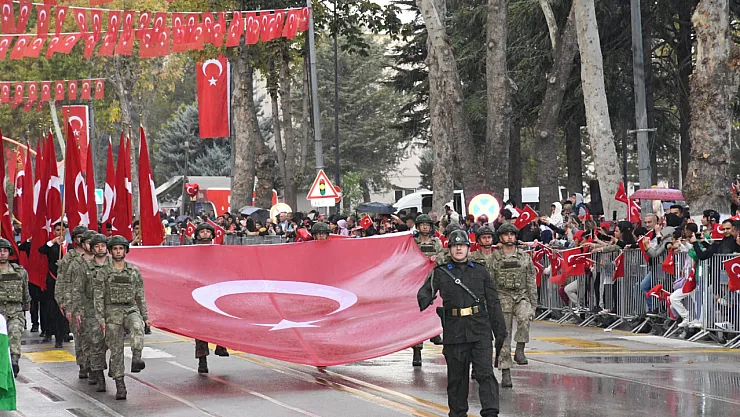 102 Yıllık Cumhuriyet, Malatya'da Yağmurla Kutlandı