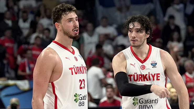 12 Dev Adam EuroBasket 2025'te Namağlup Lider: Sırbistan Galibiyetiyle Son 16'ya
