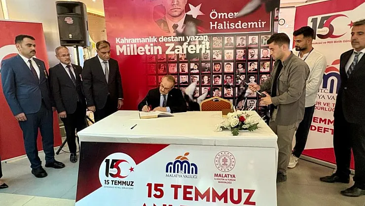 15 Temmuz Temalı Sergi ve Anı Defteri ilgi gördü