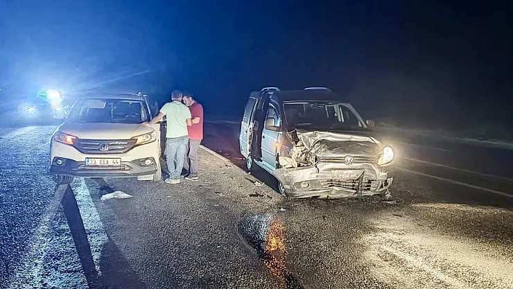 2 otomobil çarpıştı! 4 kişi yaralandı