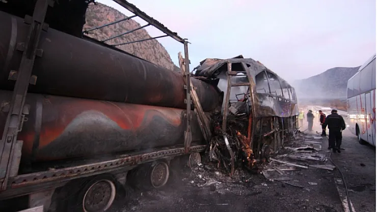 Çorum'da katliam gibi kaza: 13 ölü, 20 yaralı!