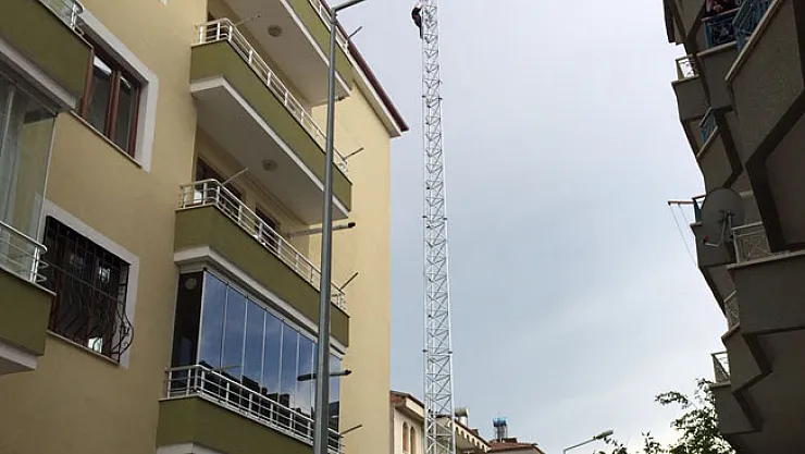 Yine baz istasyonu, yine tepki!