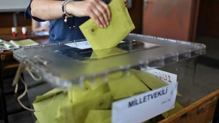 Amerika'daki Türk vatandaşlar sandıklara gitmeye başladı.