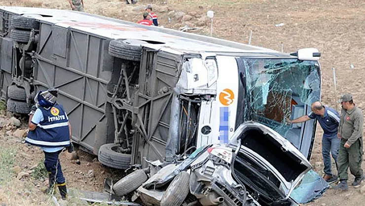 Kahramanmaraş'ta feci kaza!.. 7 ölü, 24 yaralı...