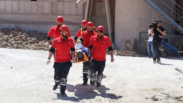 Gerçeği aratmayan tatbikat nefes kesti!