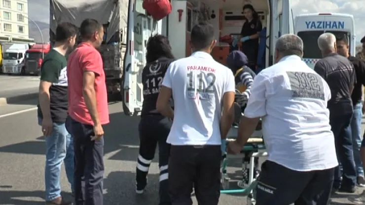 Hızını Alamayan Bisikletli Minibüse Çarptı: Bisiklet Sürücüsü Yaralandı!