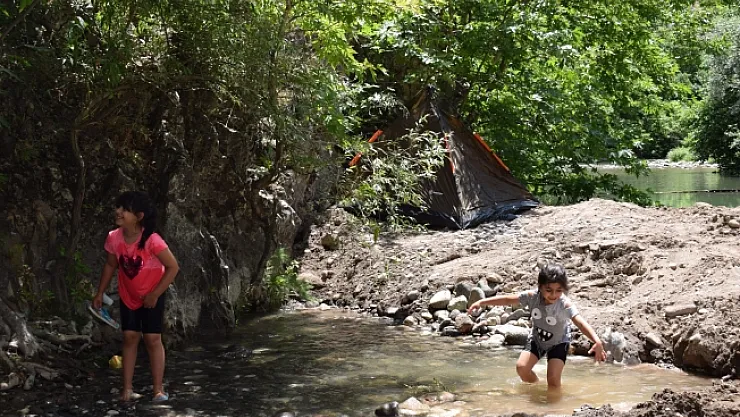 Kayaarası Kanyonu turistlerin gözdesi oldu!
