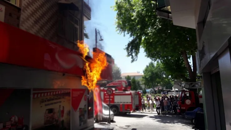 İş yeri alev alev yandı!