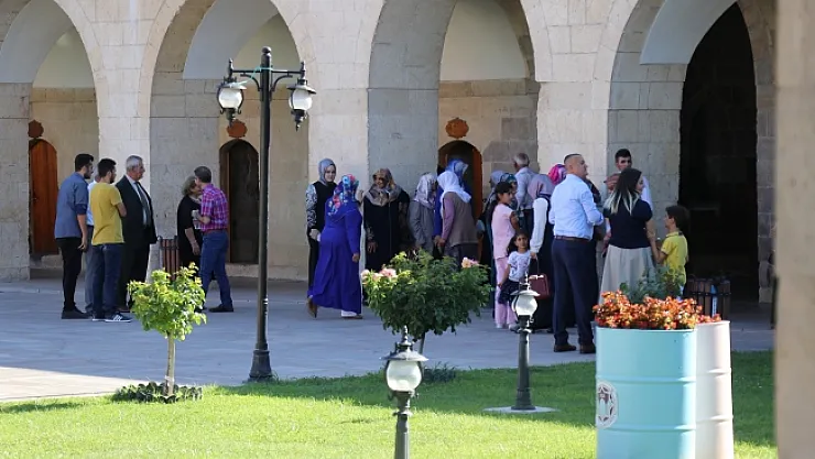 Kervansaraya yerli ve yabancı turist akını...