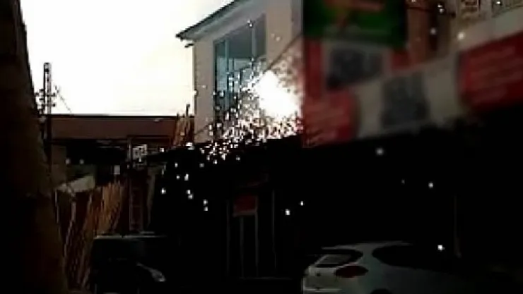 Şiddetli rüzgar yangına neden oldu!