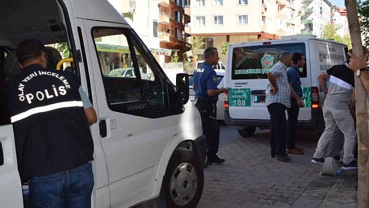 Yaşlı kadın evinde ölü bulundu!