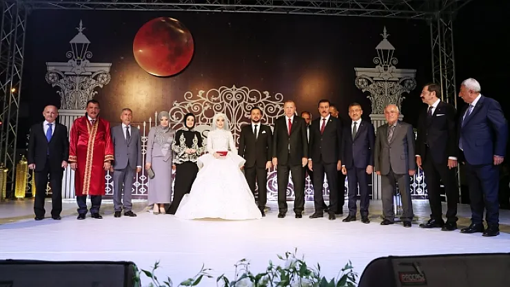 Cumhurbaşkanı Erdoğan nikah şahidi oldu!