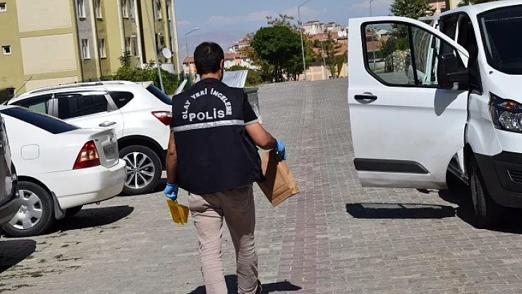 Malatya'da 1 kişi otomobil yanında ölü bulundu