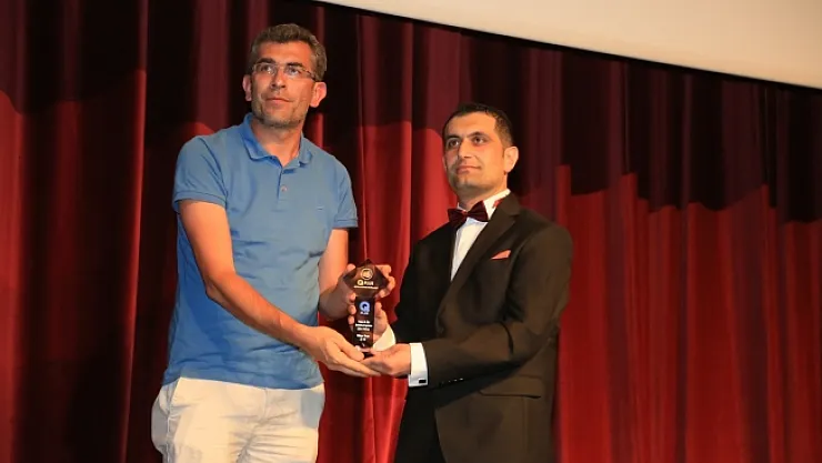 'Yılın En İyi Sabah Programı' ve 'Yılın En İyi Siyaset Programı' ödülü ERTV'ye verildi