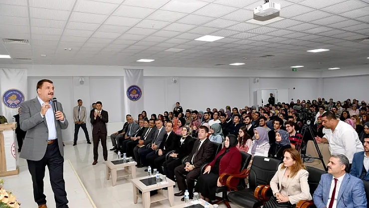 Başkan Gürkan gençlerle bir araya geldi