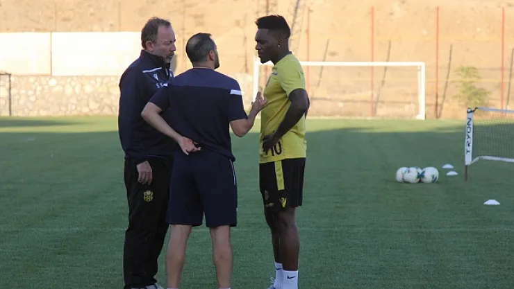 Bifouma'nın Denizlispor maçında oynaması bekleniyor