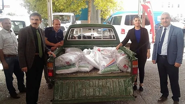 Çiftçilere yüzde 50 hibe destekli yonca tohumu dağıtıldı