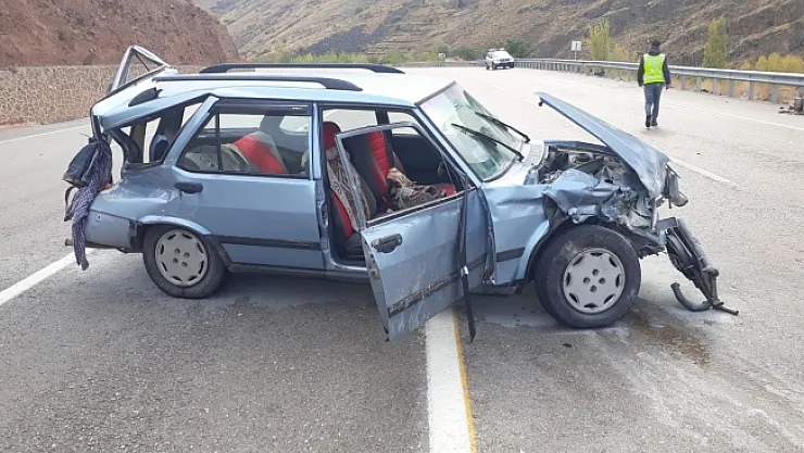 Otomobil bariyerlere çarptı: 6 yaralı!