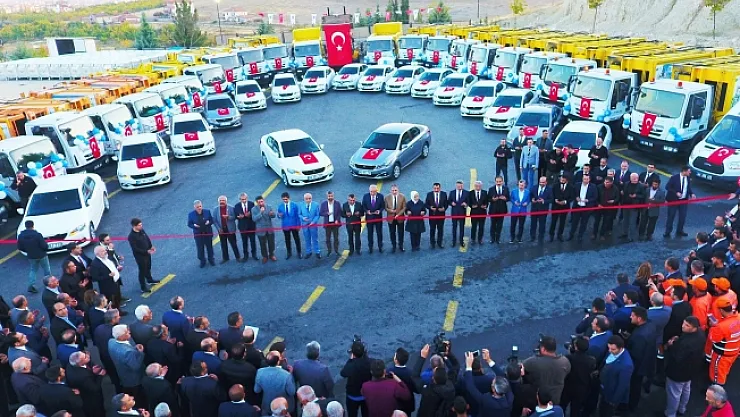 Battalgazi Belediyesinin 75 aracı düzenlenen törenle hizmete sundu