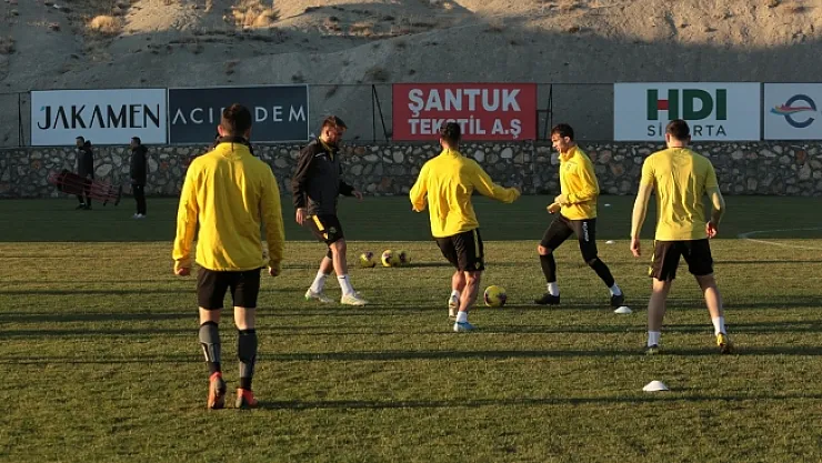 Yeni Malatyaspor'da hedef Fenerbahçe'yi yenip zirveye ortak olmak