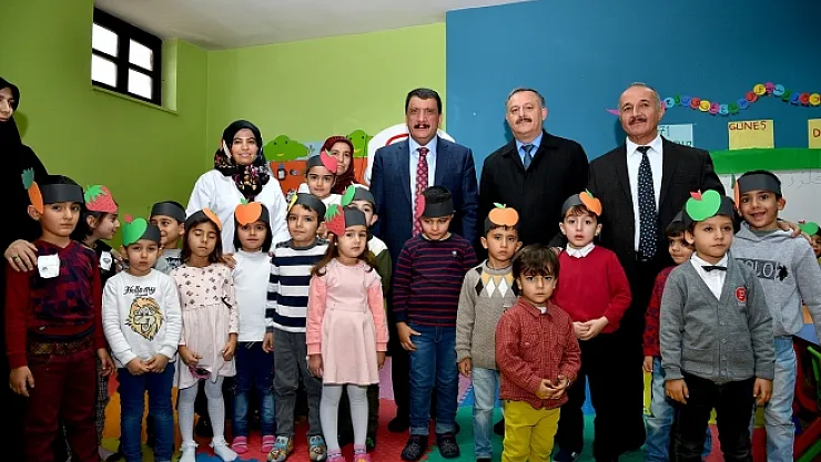 Başkan Gürkan, öğrencilere yerli malının önemini anlattı