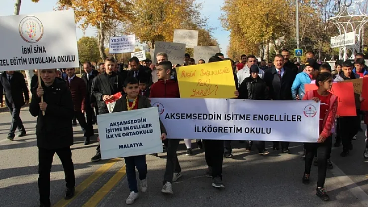 Engelli bireyler hem eğlendi hem eğlendirdi!