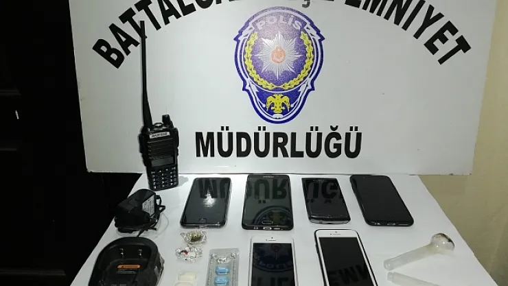 Gizli kaçış noktaları bulunan eve operasyon: 7 gözaltı!