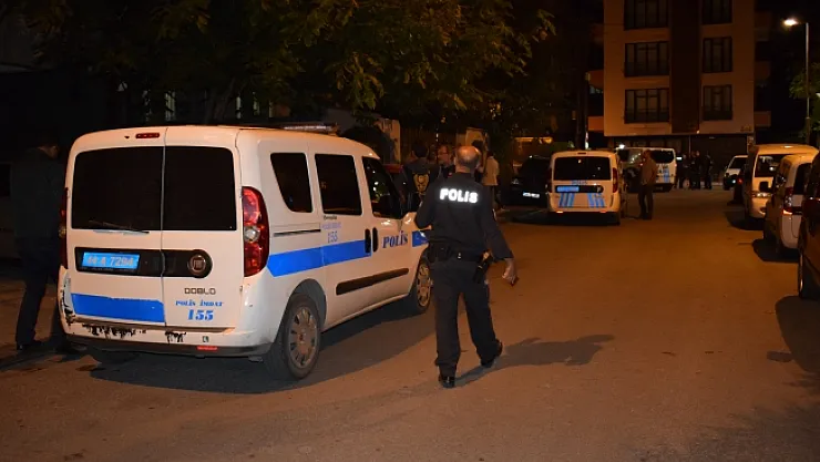 Kavgada bıçaklar konuştu: 2 kişi yaralandı!