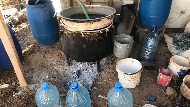 Malatya'da 2 ton kaçak içki ele geçirildi